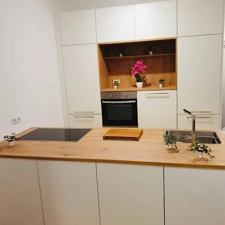 Leon 3 Wunderschoenes Neues *